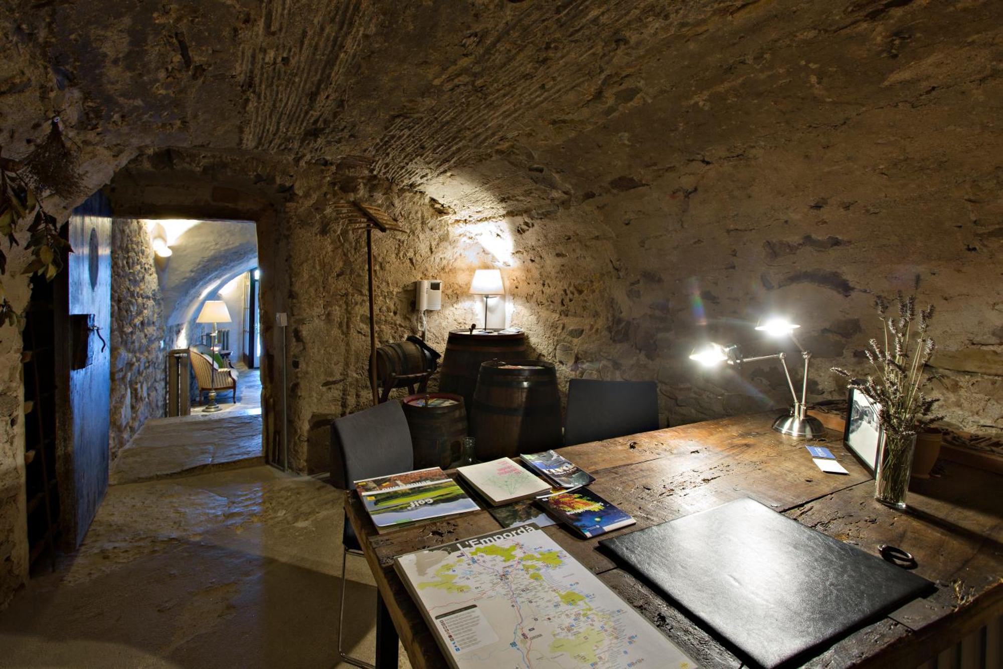 Encis D'emporda -adults Only- Casavells